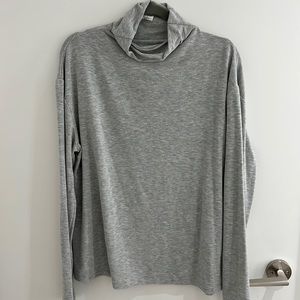 Wilfred Free turtleneck